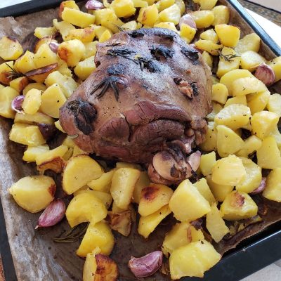 Mish qengji në furrë Mish qengji në furrë