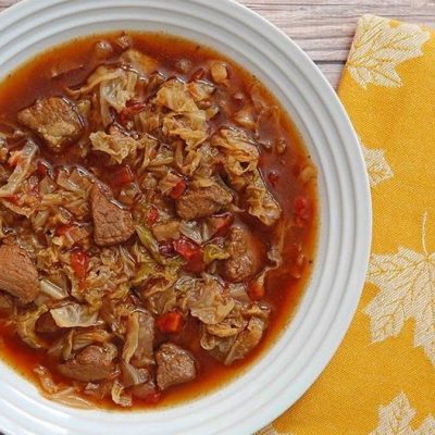 Gjellë me mish dhe lakër të bardhë