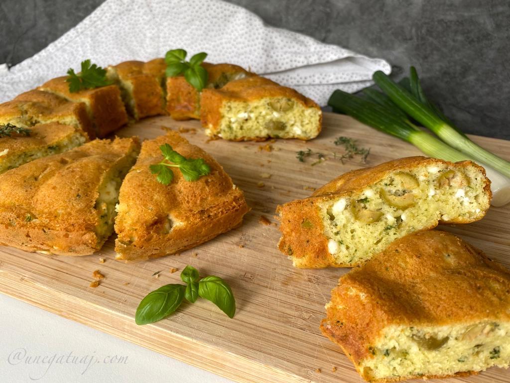 Kek i kripur me ullinj dhe djathë të bardhë