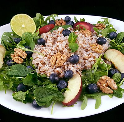 Sallatë verore me grurë hikërror