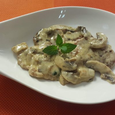 Fileto viçi me pana dhe kërpudha Fileto viçi me pana dhe kërpudha