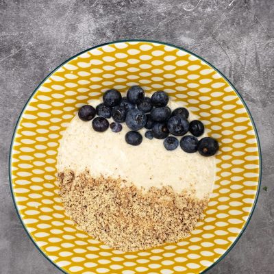 Qull me drithëra dhe fruta të thata Qull me drithëra dhe fruta të thata