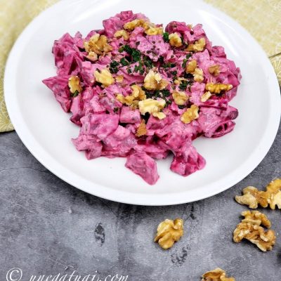 Sallatë me panxhar dhe kos