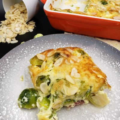 Tavë me lakra brukseli dhe proshutë Tavë me lakra brukseli dhe proshutë