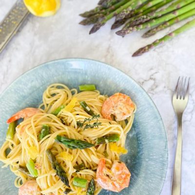 Makarona me karkaleca, shparguj dhe pana