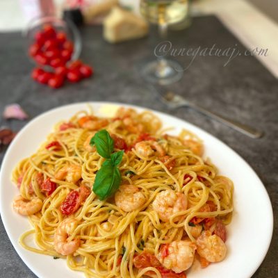 Makarona me pana dhe karkaleca